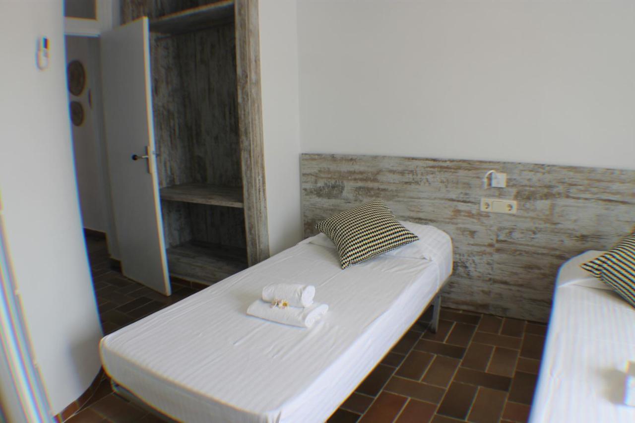 Agi Porthos Apartments Roses Luaran gambar