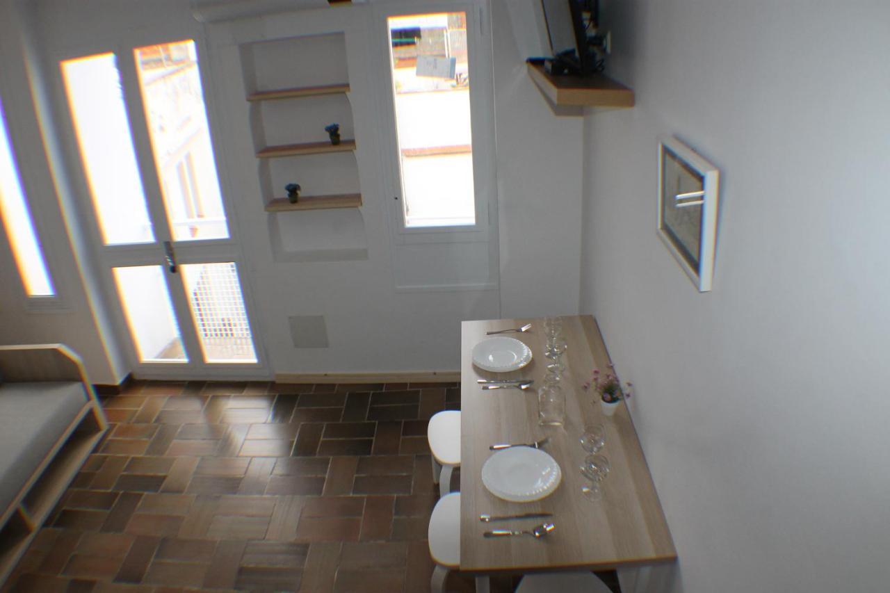 Agi Porthos Apartments Roses Luaran gambar