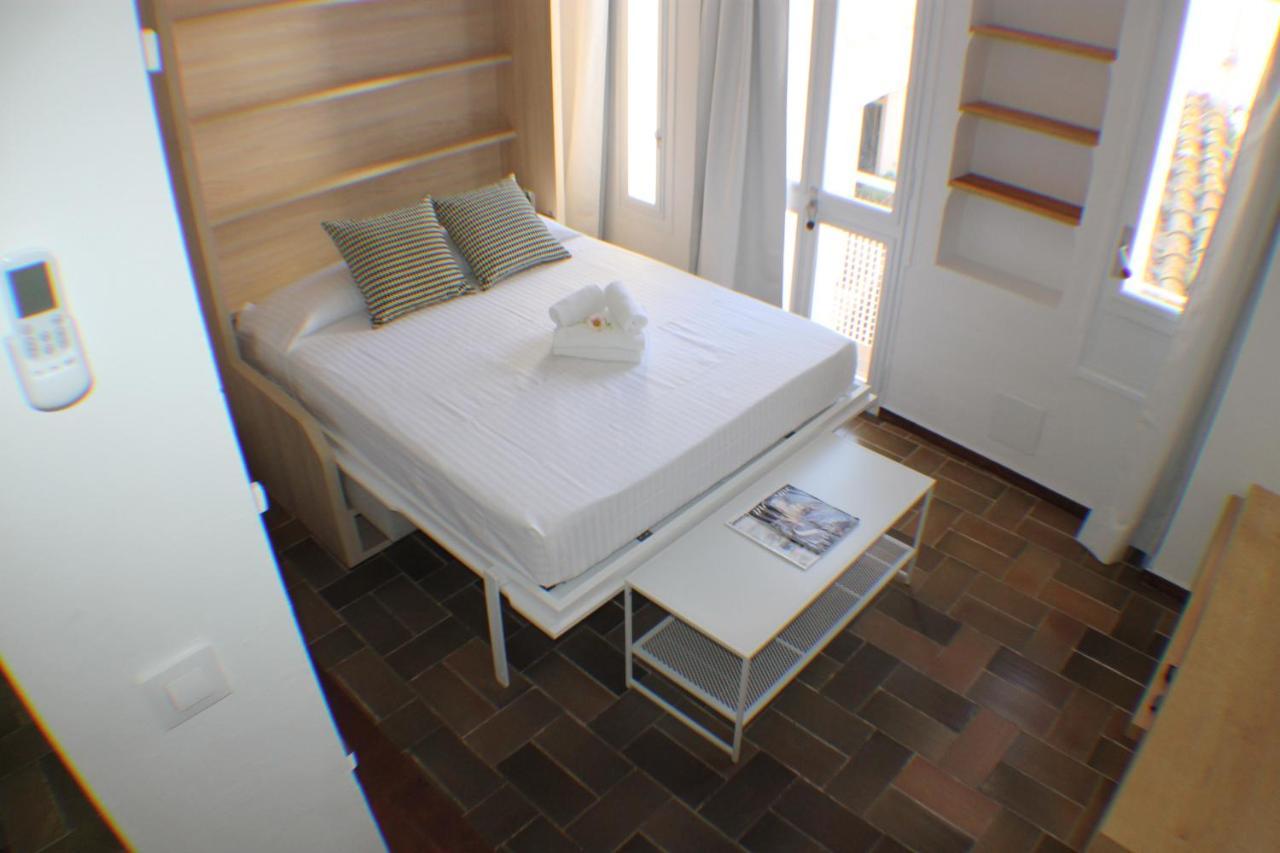Agi Porthos Apartments Roses Luaran gambar
